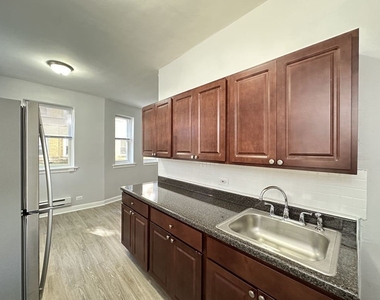 4503 N Malden Street - Photo Thumbnail 3