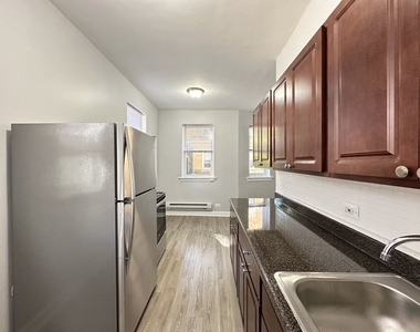 4503 N Malden Street - Photo Thumbnail 4