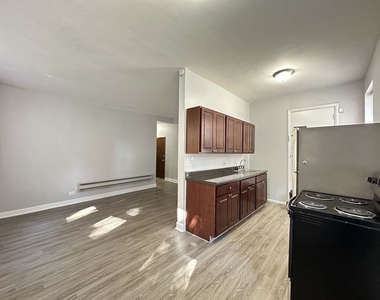 4503 N Malden Street - Photo Thumbnail 8