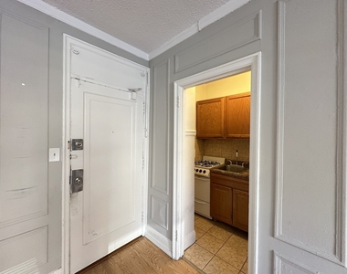434 W Wellington Avenue - Photo Thumbnail 1