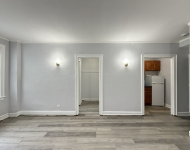 917 W Eastwood Avenue - Photo Thumbnail 7