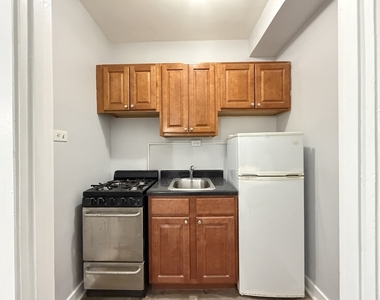 917 W Eastwood Avenue - Photo Thumbnail 2