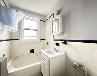 917 W Eastwood Avenue - Photo Thumbnail 16