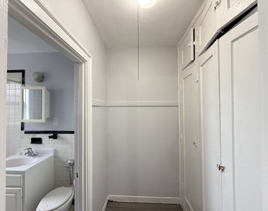 917 W Eastwood Avenue - Photo Thumbnail 15