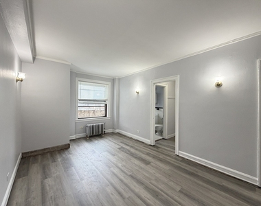 917 W Eastwood Avenue - Photo Thumbnail 8