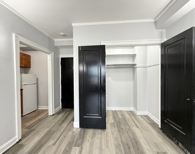 917 W Eastwood Avenue - Photo Thumbnail 14