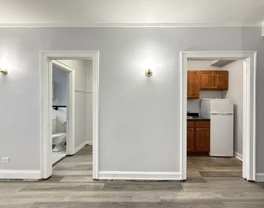 917 W Eastwood Avenue - Photo Thumbnail 1