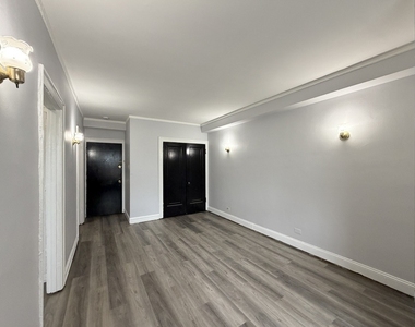 917 W Eastwood Avenue - Photo Thumbnail 12
