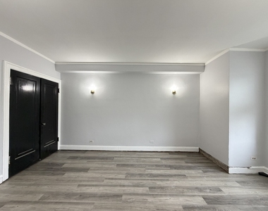 917 W Eastwood Avenue - Photo Thumbnail 11