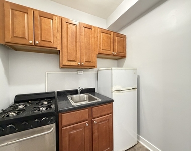 917 W Eastwood Avenue - Photo Thumbnail 4
