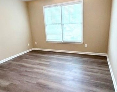 3765 Silver Springs Road - Photo Thumbnail 12