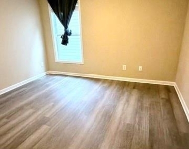 3765 Silver Springs Road - Photo Thumbnail 6