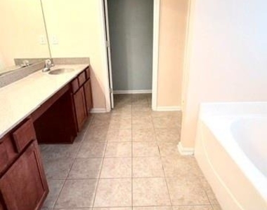 3765 Silver Springs Road - Photo Thumbnail 13