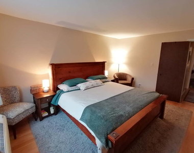 2217 W Nichols Drive - Photo Thumbnail 8