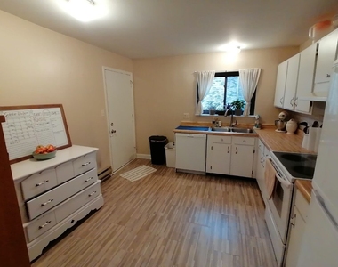 2217 W Nichols Drive - Photo Thumbnail 5