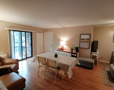 2217 W Nichols Drive - Photo Thumbnail 3