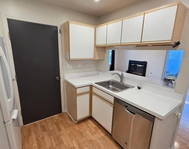403 Trenton Court - Photo Thumbnail 25