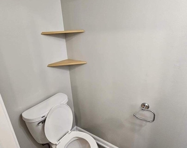 403 Trenton Court - Photo Thumbnail 4