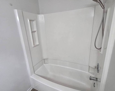 403 Trenton Court - Photo Thumbnail 16