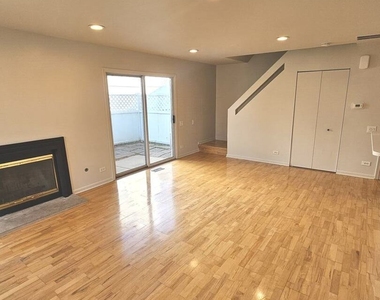403 Trenton Court - Photo Thumbnail 3