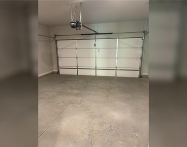 5274 Fox Den Road - Photo Thumbnail 11
