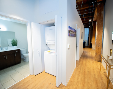 2100 S Indiana Avenue - Photo Thumbnail 5