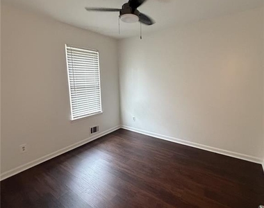 3253 Tennington Place - Photo Thumbnail 9