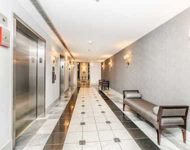 70 W Huron Street - Photo Thumbnail 3