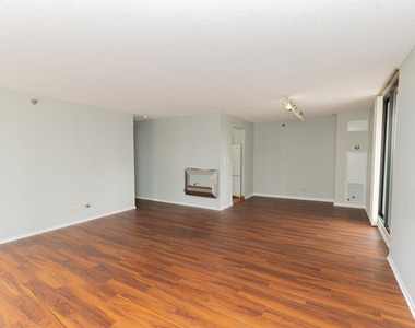 70 W Huron Street - Photo Thumbnail 17