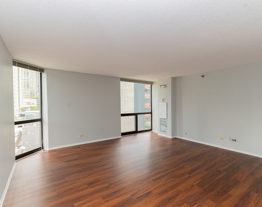70 W Huron Street - Photo Thumbnail 16