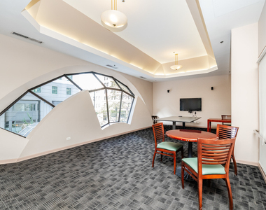 70 W Huron Street - Photo Thumbnail 31