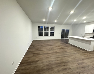 14813 S Hillside Drive - Photo Thumbnail 4