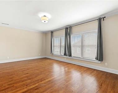 81 College Street - Photo Thumbnail 20
