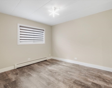 4544 N River Road - Photo Thumbnail 9