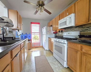 504 Cartwright Trail - Photo Thumbnail 8