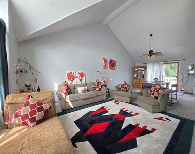 504 Cartwright Trail - Photo Thumbnail 3