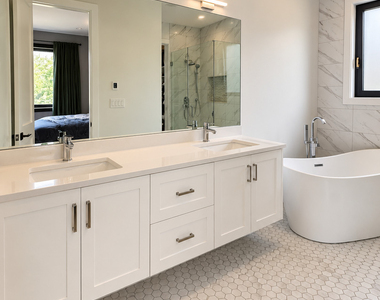 2122 W Crystal Street - Photo Thumbnail 4