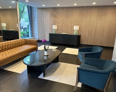 222 E Pearson Street - Photo Thumbnail 1