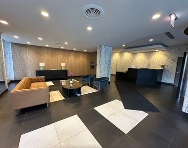 222 E Pearson Street - Photo Thumbnail 2