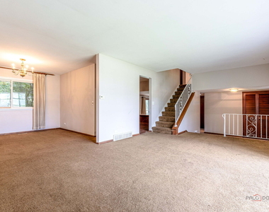 928 N Rohlwing Road - Photo Thumbnail 6