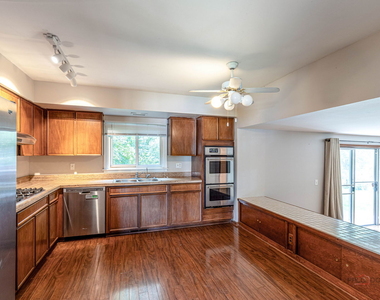 928 N Rohlwing Road - Photo Thumbnail 13