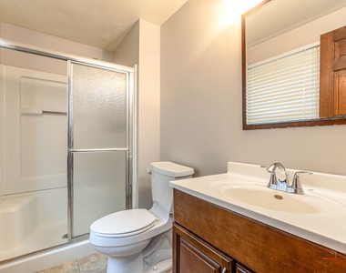 928 N Rohlwing Road - Photo Thumbnail 17