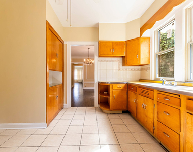 7652 S Cornell Avenue - Photo Thumbnail 8