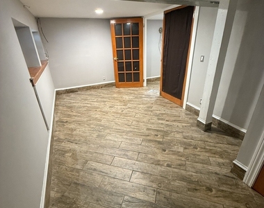 844 N Harding Avenue - Photo Thumbnail 6
