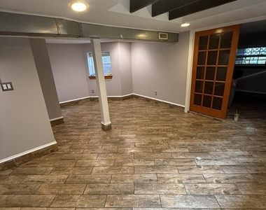 844 N Harding Avenue - Photo Thumbnail 8