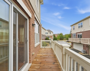 400 Concord Court - Photo Thumbnail 7