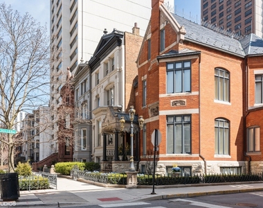 1340 N Dearborn Parkway - Photo Thumbnail 10