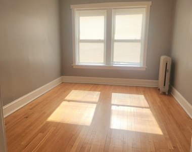3042 W Leland Avenue - Photo Thumbnail 3