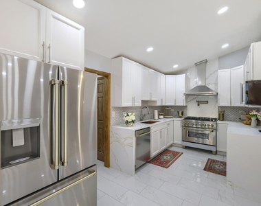 1325 E Lake Avenue - Photo Thumbnail 11