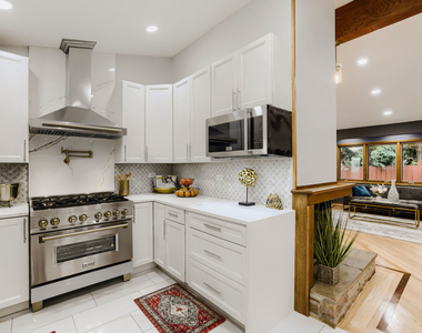1325 E Lake Avenue - Photo Thumbnail 9